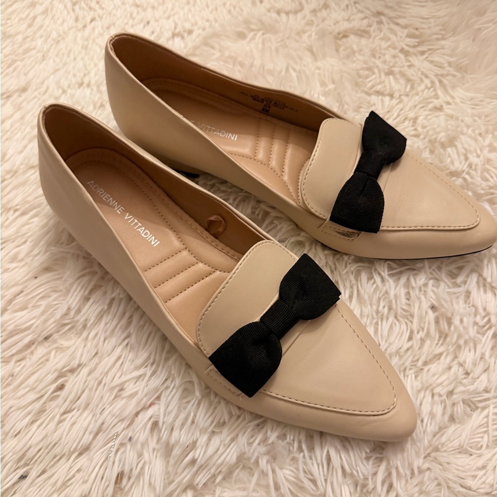 Adrienne Vittadini Beige Flats with Black Accent